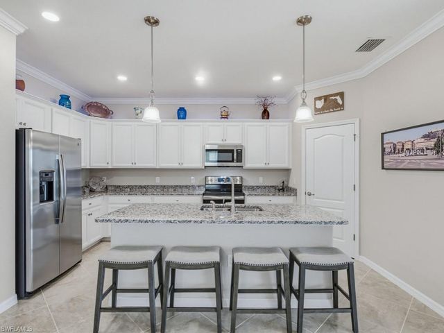 1482 Santiago CIR, Naples, FL 34113