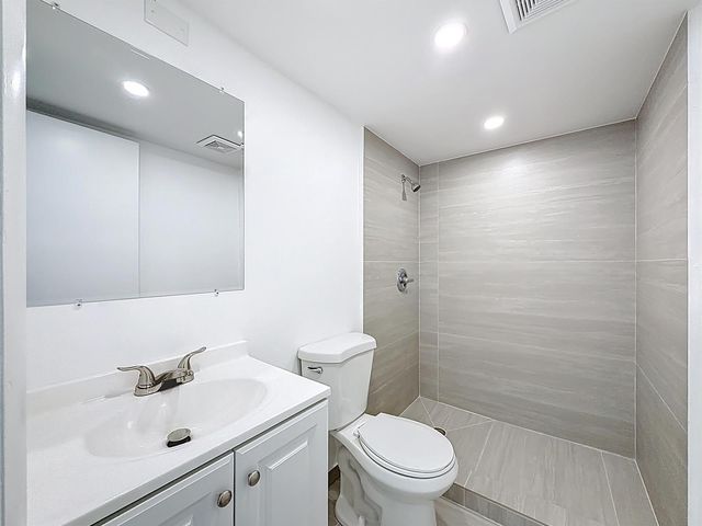 961 NW 45th Street 3, Deerfield Beach, FL 33064