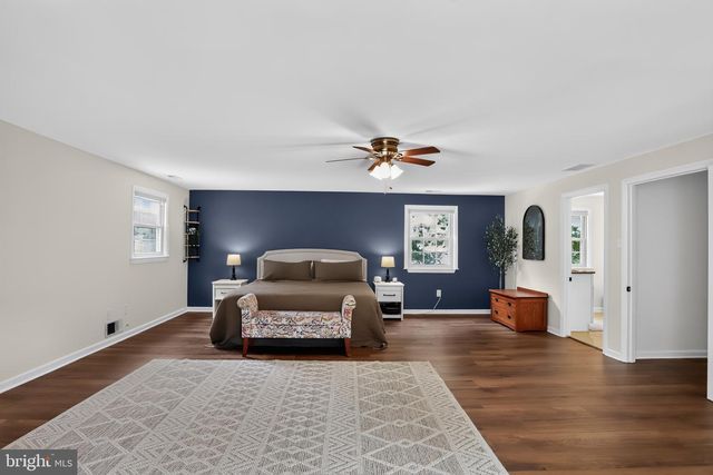 302 BRIDGEBORO RD, Moorestown, NJ 08057