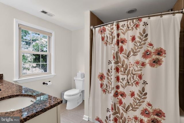 302 BRIDGEBORO RD, Moorestown, NJ 08057