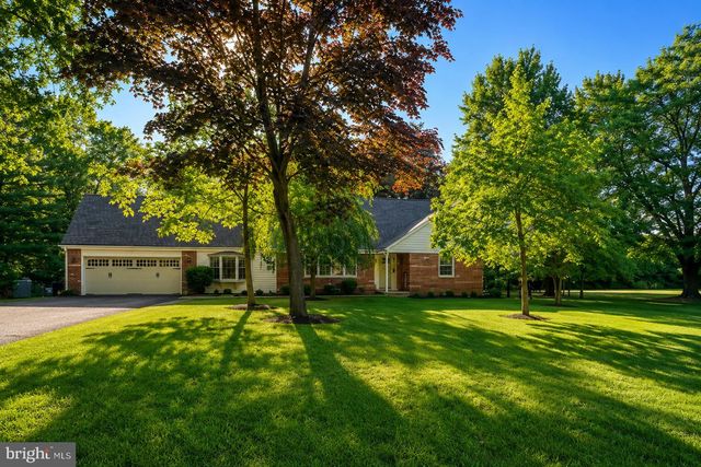 302 BRIDGEBORO RD, Moorestown, NJ 08057