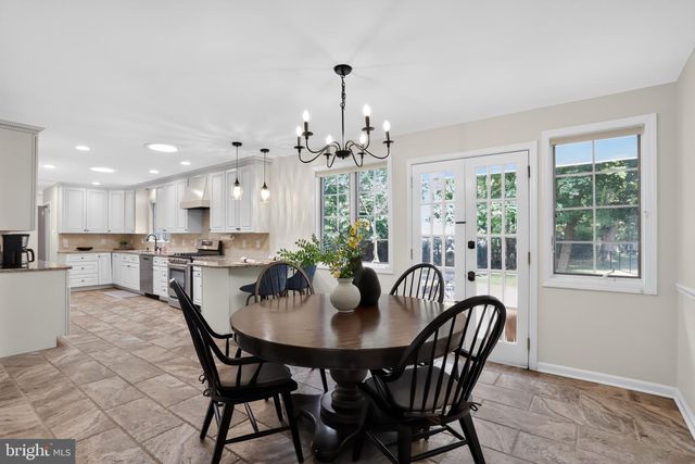 302 BRIDGEBORO RD, Moorestown, NJ 08057