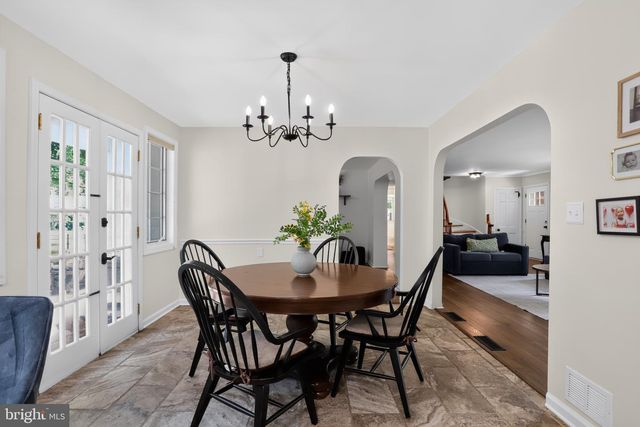 302 BRIDGEBORO RD, Moorestown, NJ 08057