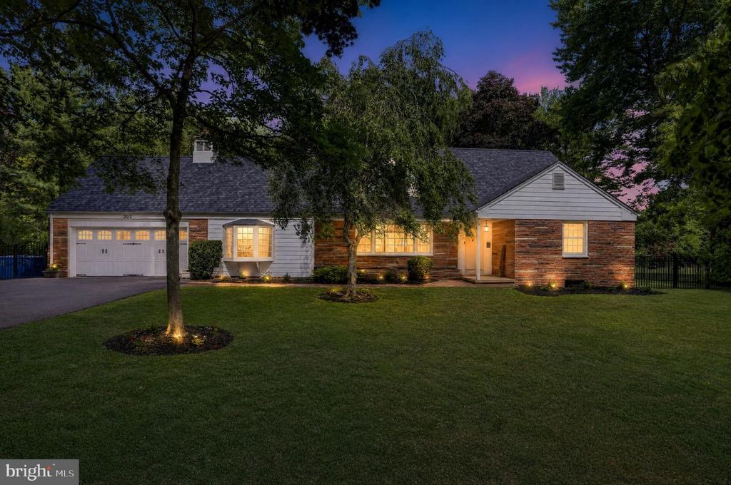 302 BRIDGEBORO RD, Moorestown, NJ 08057