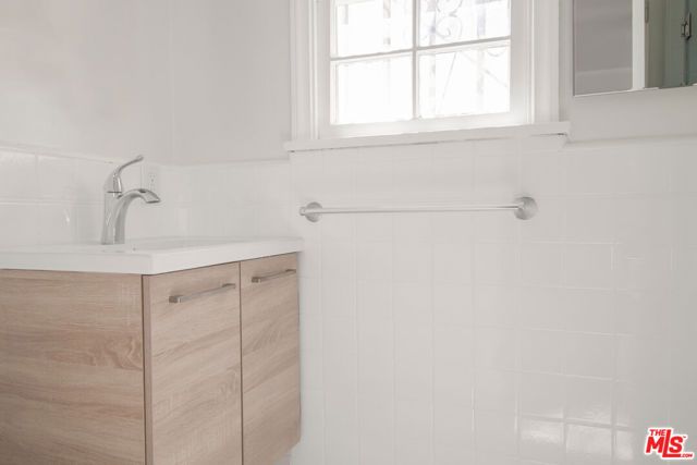 405 Shirley Place, Beverly Hills, CA 90212