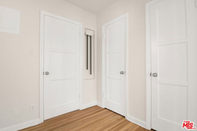 405 Shirley Place, Beverly Hills, CA 90212