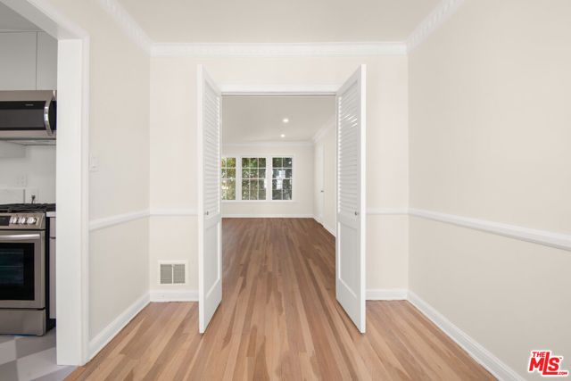 405 Shirley Place, Beverly Hills, CA 90212