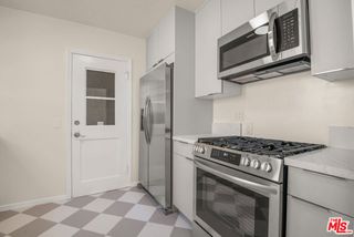 405 Shirley Place, Beverly Hills, CA 90212