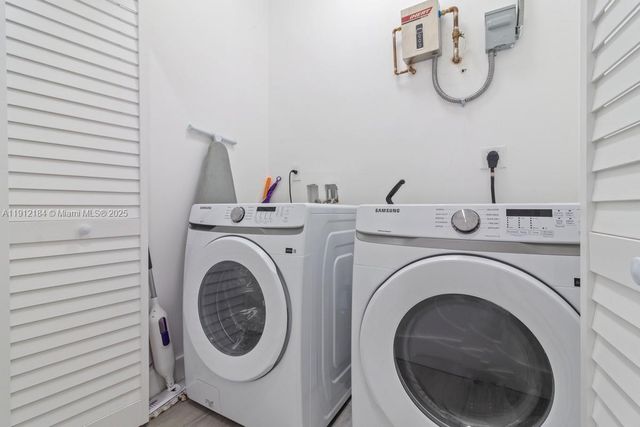 1544 NW 59th St A, Miami, FL 33142