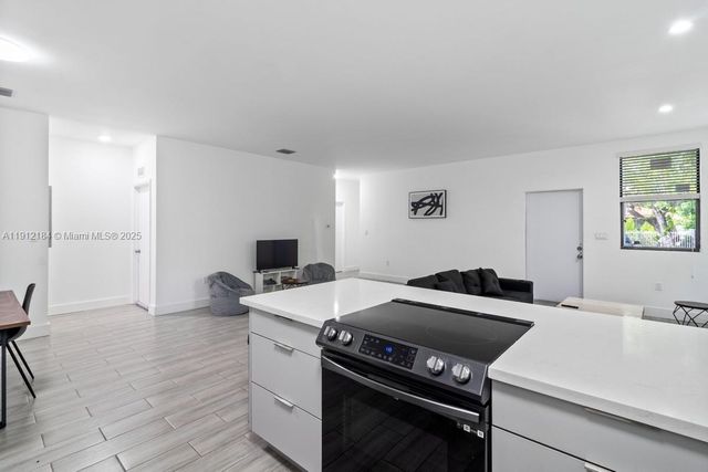 1544 NW 59th St A, Miami, FL 33142