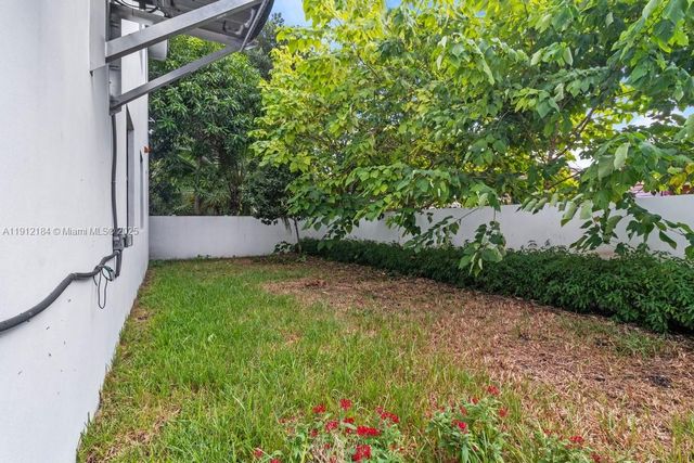 1544 NW 59th St A, Miami, FL 33142