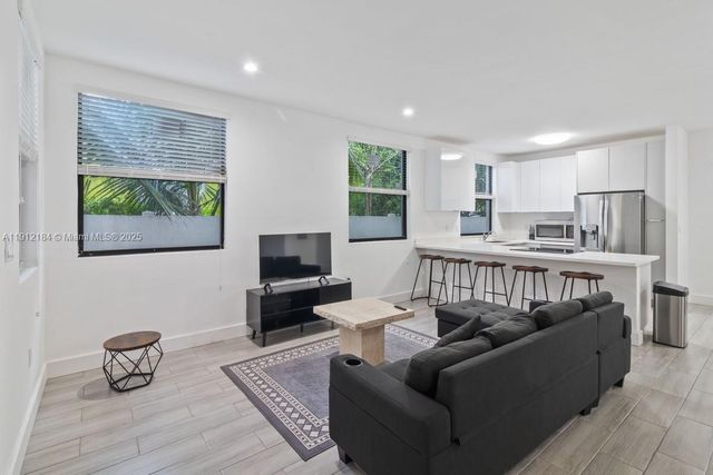 1544 NW 59th St A, Miami, FL 33142