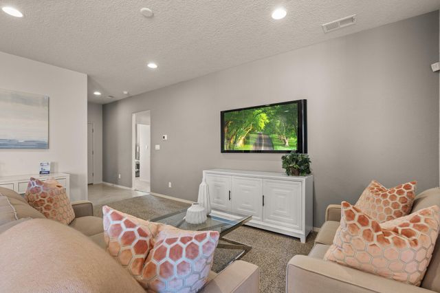 1503 Las Colinas Road NW, Los Lunas, NM 87031