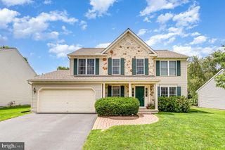 212 DEERFIELD LN, Lititz, PA 17543