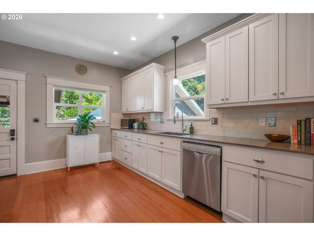 1541 Ne 49TH Ave, Portland, OR 97213