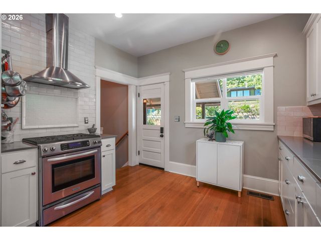 1541 Ne 49TH Ave, Portland, OR 97213