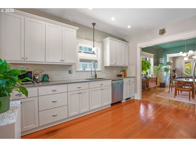 1541 Ne 49TH Ave, Portland, OR 97213