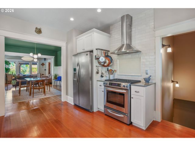 1541 Ne 49TH Ave, Portland, OR 97213