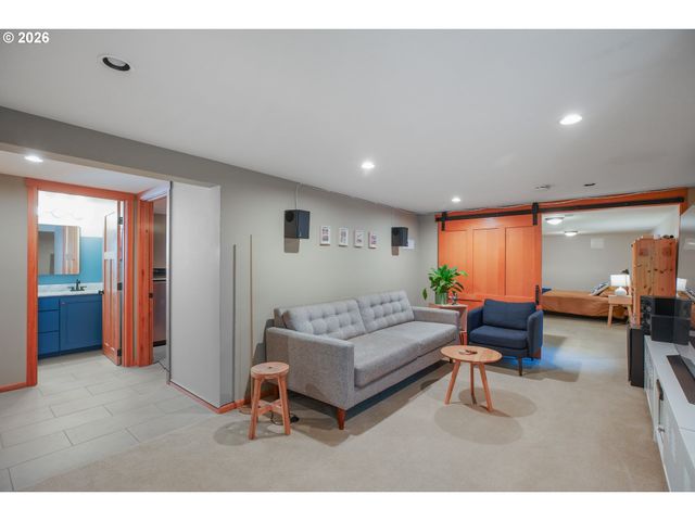 1541 Ne 49TH Ave, Portland, OR 97213