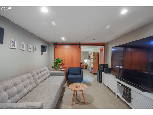 1541 Ne 49TH Ave, Portland, OR 97213