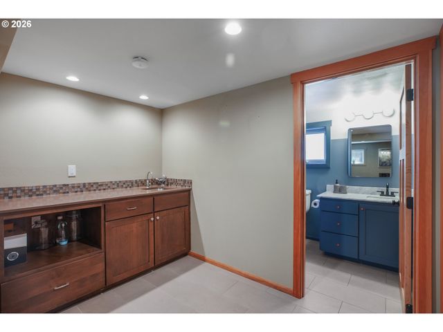 1541 Ne 49TH Ave, Portland, OR 97213