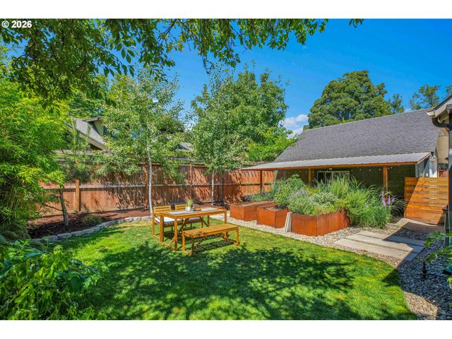 1541 Ne 49TH Ave, Portland, OR 97213