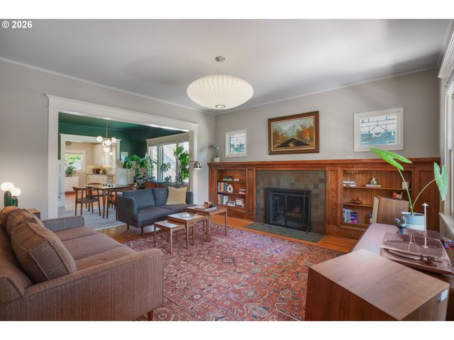 1541 Ne 49TH Ave, Portland, OR 97213