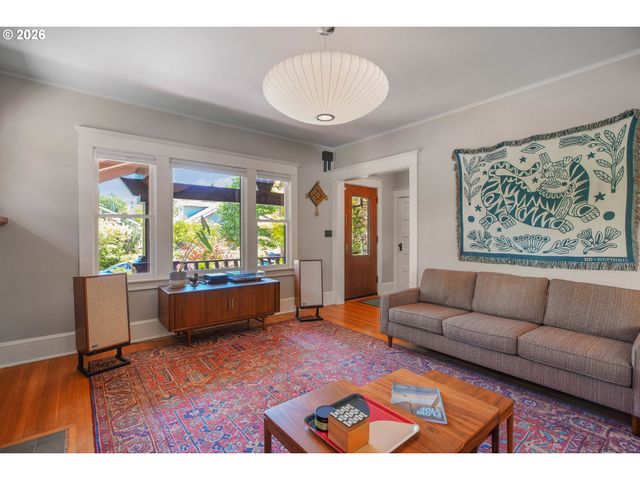 1541 Ne 49TH Ave, Portland, OR 97213