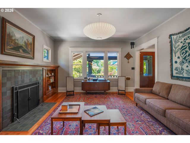 1541 Ne 49TH Ave, Portland, OR 97213