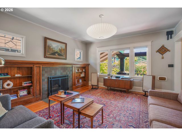 1541 Ne 49TH Ave, Portland, OR 97213