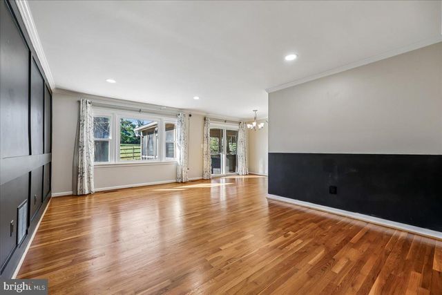 823 DIAMOND DR, Gaithersburg, MD 20878