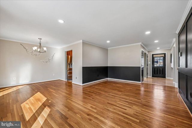 823 DIAMOND DR, Gaithersburg, MD 20878