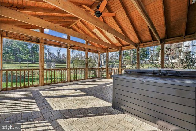 823 DIAMOND DR, Gaithersburg, MD 20878