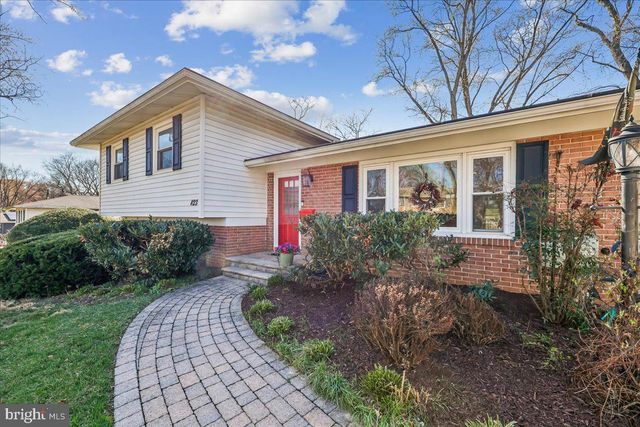 823 DIAMOND DR, Gaithersburg, MD 20878