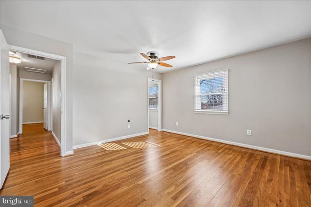 823 DIAMOND DR, Gaithersburg, MD 20878