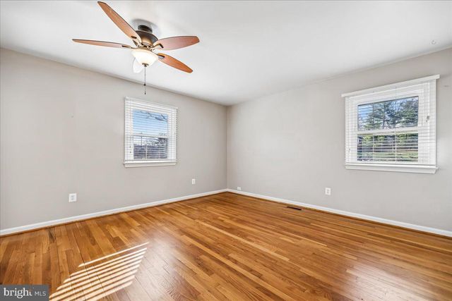 823 DIAMOND DR, Gaithersburg, MD 20878