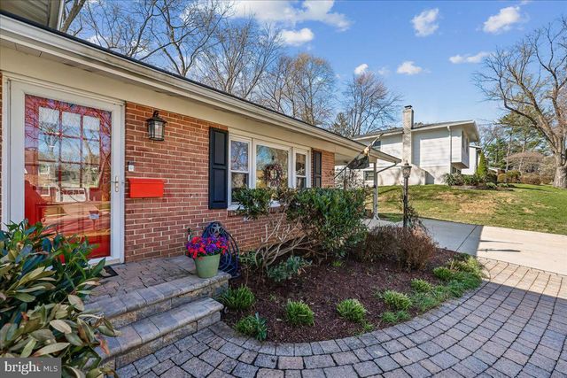 823 DIAMOND DR, Gaithersburg, MD 20878