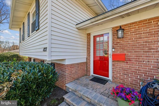823 DIAMOND DR, Gaithersburg, MD 20878