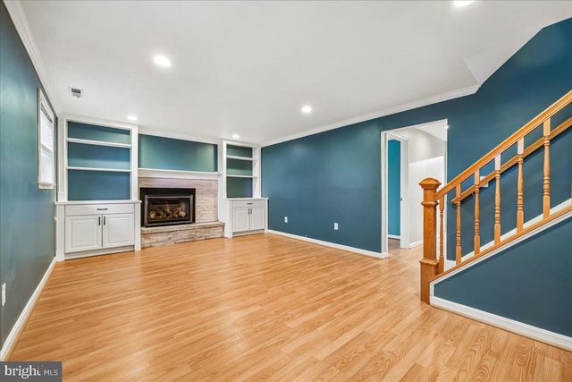 823 DIAMOND DR, Gaithersburg, MD 20878