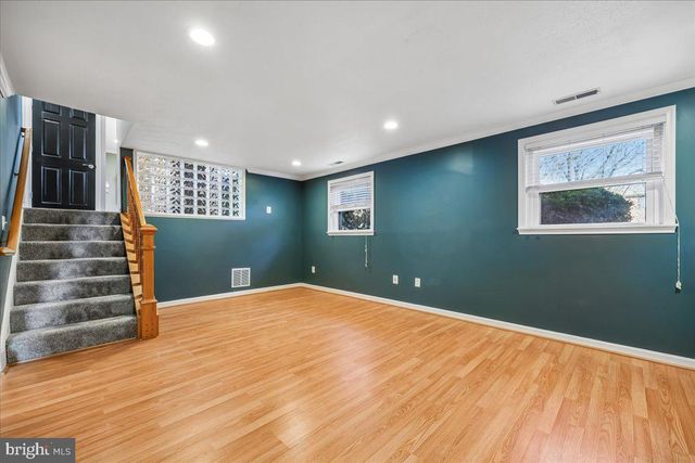 823 DIAMOND DR, Gaithersburg, MD 20878