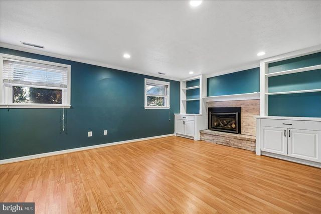 823 DIAMOND DR, Gaithersburg, MD 20878