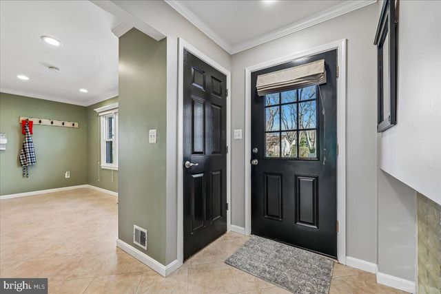 823 DIAMOND DR, Gaithersburg, MD 20878