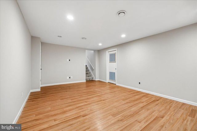 823 DIAMOND DR, Gaithersburg, MD 20878