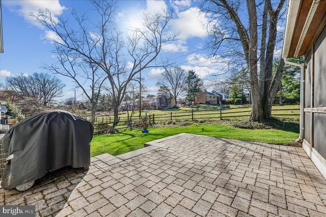 823 DIAMOND DR, Gaithersburg, MD 20878