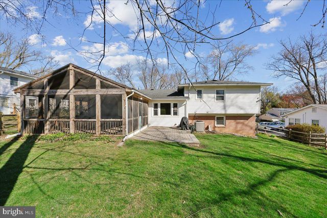 823 DIAMOND DR, Gaithersburg, MD 20878