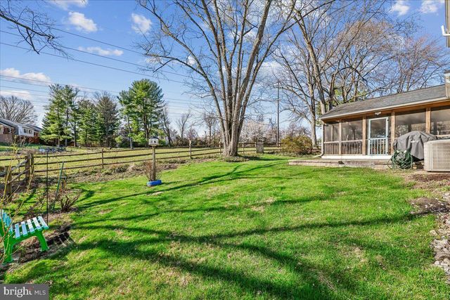 823 DIAMOND DR, Gaithersburg, MD 20878