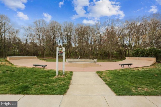 823 DIAMOND DR, Gaithersburg, MD 20878