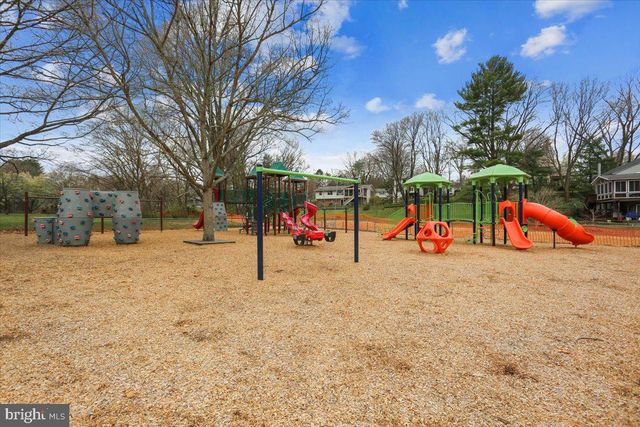 823 DIAMOND DR, Gaithersburg, MD 20878