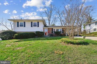 823 DIAMOND DR, Gaithersburg, MD 20878