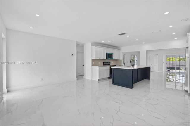 1920 SW 67th Ave, Miami, FL 33147